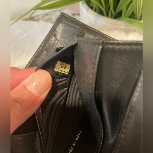 CHANEL V-Stitched Chevron lambskin long wallet w/Dust Bag - Picture 10 of 16